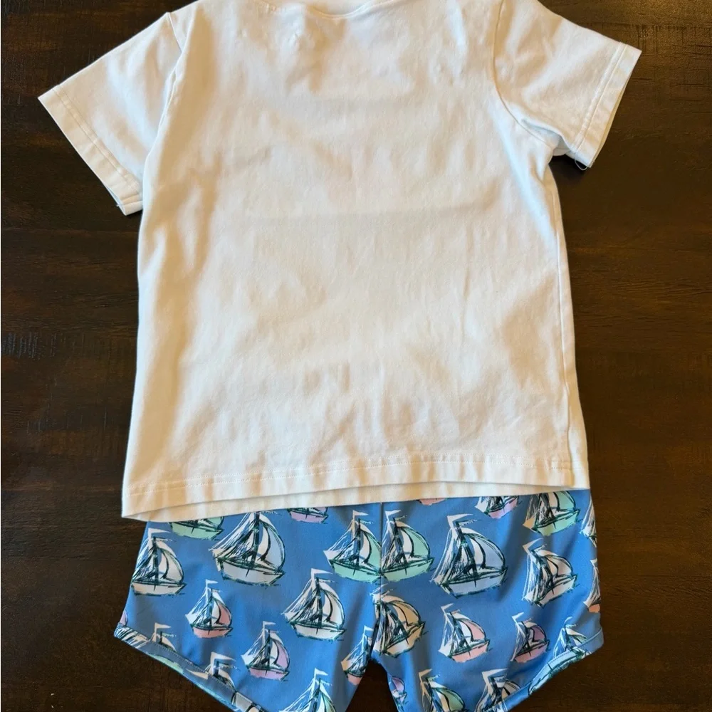 Kids White T-Shirt & Blue Sailboat Shorts Matching Set - Picture 2 of 2
